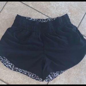 lulu lemon pick a side shorts